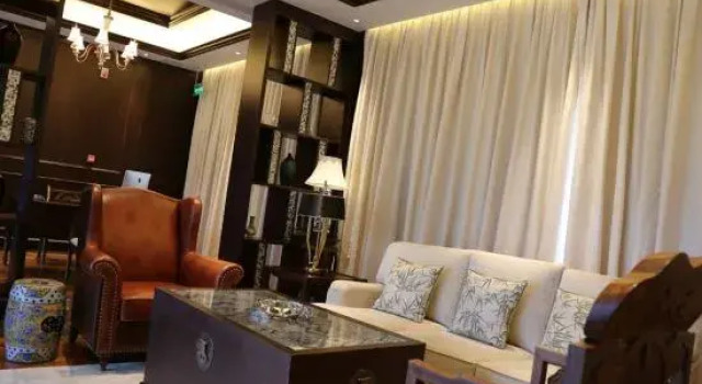 Chishui Yangtze Peninsula Hotel, Book Hotel Hoteller i Chishui med parkering, Parkering