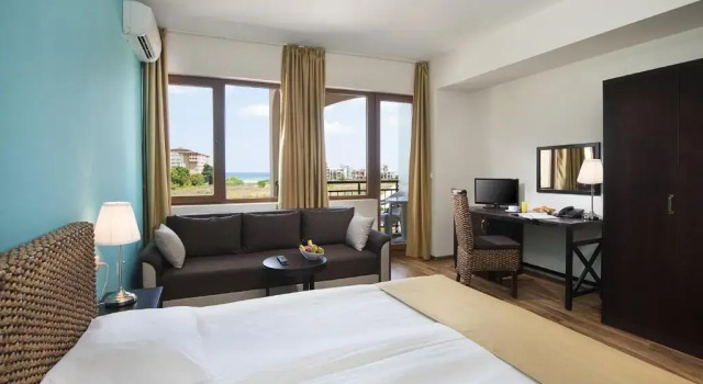 Двухместный номер Standard с балконом Sunrise All Suites Resort- All Inclusive