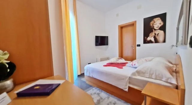 Двухместный номер Economy с балконом Hotel Sunce