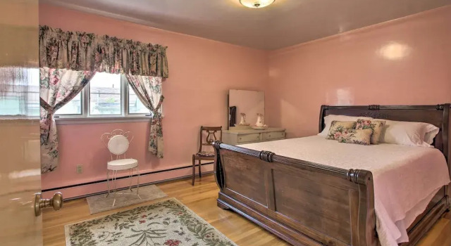 Nostalgic & Retro Anaconda Home, Walk to Town, Book Hotel Anaconda Montana