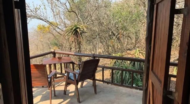 Семейный номер Standard с балконом Shayamoya Tiger Fishing and Game Lodge