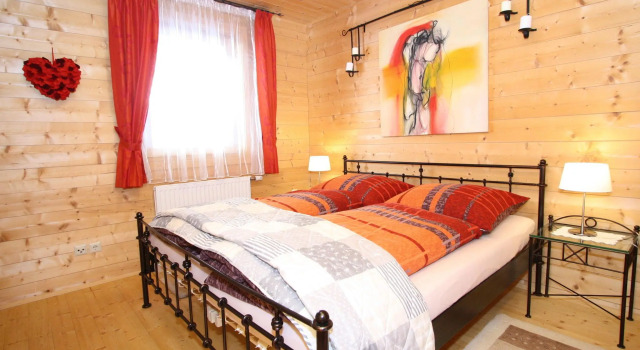 Charming Chalet in Hohentauern near Ski Lift, Rezerwuj Chalet Hotele 3-gwiazdkowe w Murtal, 3*