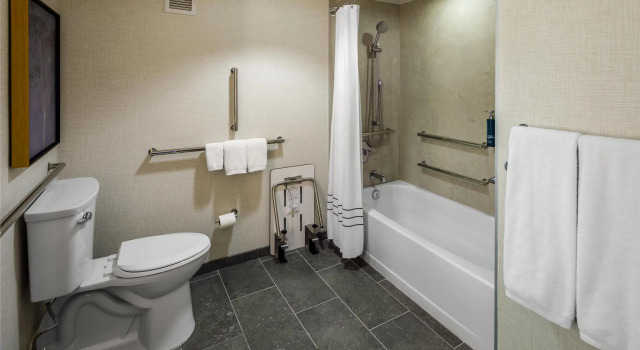 Номер Standard DoubleTree by Hilton Rochester