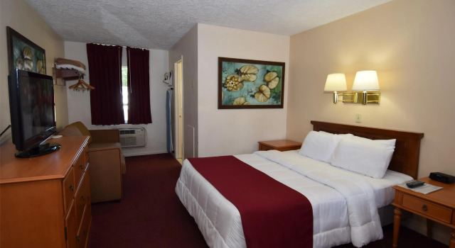 Knights Inn Oswego