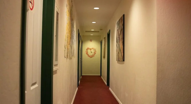 Четырёхместный номер Standard с видом на реку StrawberryInn River Front Resort