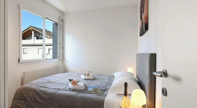 Апартаменты Standard Santi Apartment Few Min From Lake
