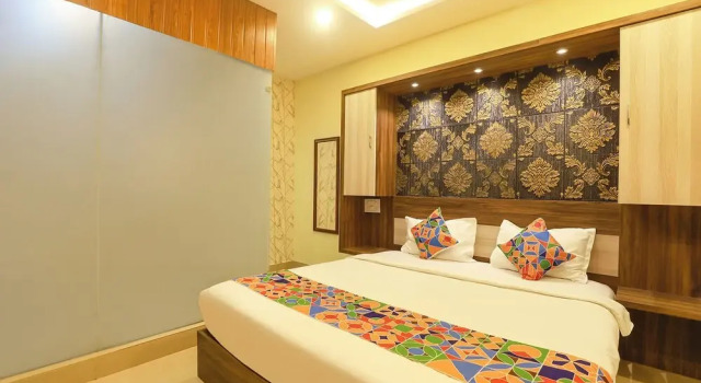 Номер Deluxe FabHotel Joy Residency