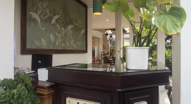 Miraa Guest House & Resto, Забронировать Гостевой дом Отели провинции Бали с завтраком, Завтраки