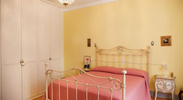 Appartamento di Lusso in Borgo Storico Toscano, Boek Appartement Bibbiena Toscane
