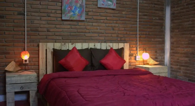 Omah Kulon Cabins and Pool