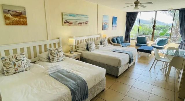 Студия Breakers Resort Apartments