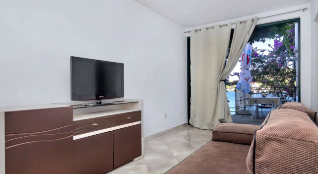 Apartment Rubin Hvar/Pokrivenik 22733, Varaa Huoneisto Pokrivenik Split-Dalmatia