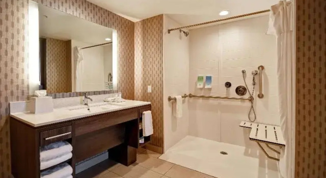 Номер Standard Home2 Suites by Hilton Victorville
