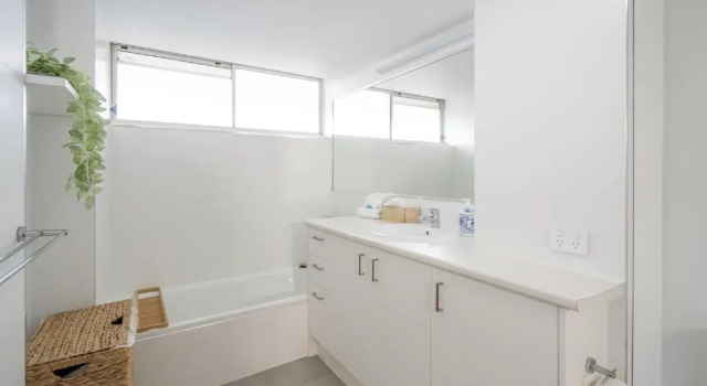 Апартаменты Superior Cashelmara Beachfront Apartments