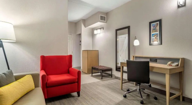 Люкс Comfort Inn & Suites Calhoun South