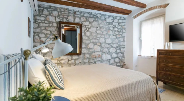 Arty Rooms by Irundo, Забронировать Отель Ровинь Rovinj Riviera, рядом с Пристань для яхт Ровиня