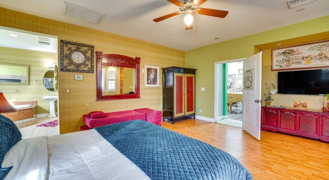 Коттедж North Las Vegas Home w/ Pool ~ 9 Mi to the Strip!