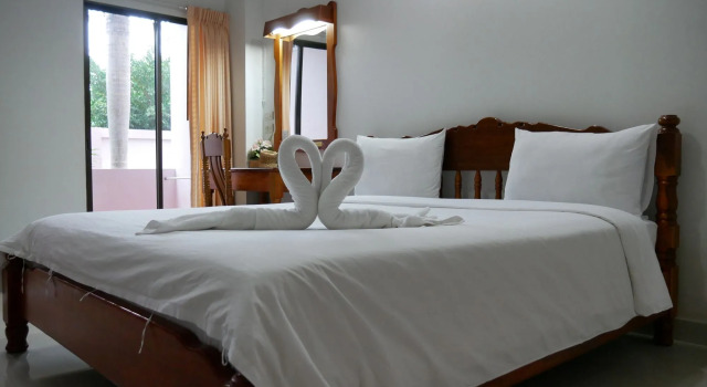 Dalha Renovtel Hotel, Забронировать Отель Отели Накхонпханом с парковкой, Парковка