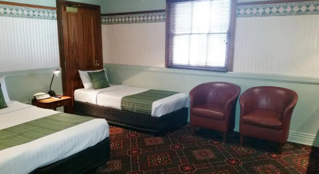 Camera Deluxe Manly Hotel