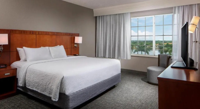 Люкс Courtyard by Marriott Fort Lauderdale Airport & Cruise Port