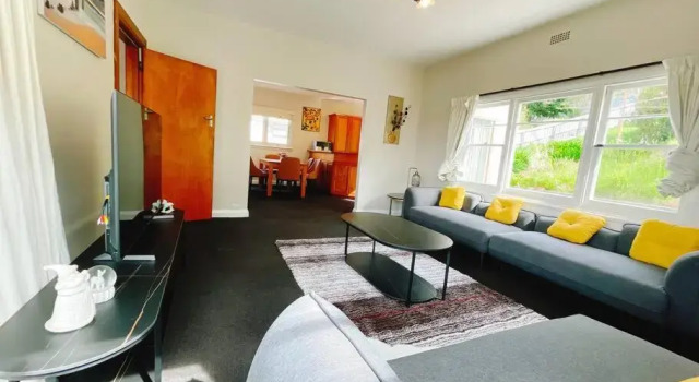 Spectacular Hobart River View Home, Prenota Hotel Hobart Hobart Surrounds