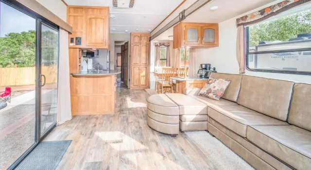 Outdoor Glamping Destination Residence RV OK40, Prenota Campeggio Moab 