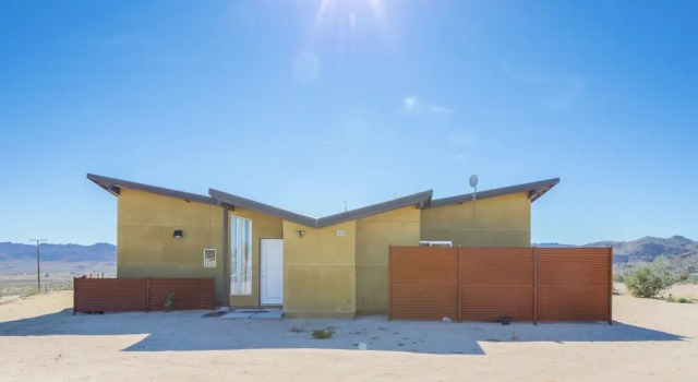 Коттедж Las Alas Del Sol- A Desert Architectural Gem 2 Bedroom Home by RedAwning
