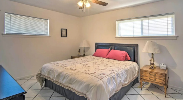Коттедж с 3 комнатами El Paso Home < 1 Mi to Lone Star Golf Club!