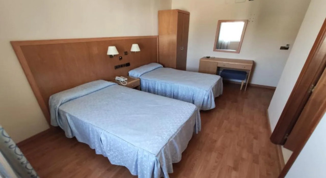 Hotel Lindaraja, Book Hotel Albolote Granada