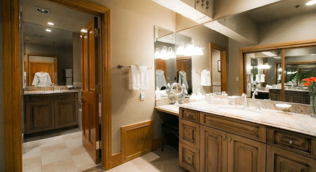 Люкс Premium Luxury Three Bedroom Suite with Hot Tub