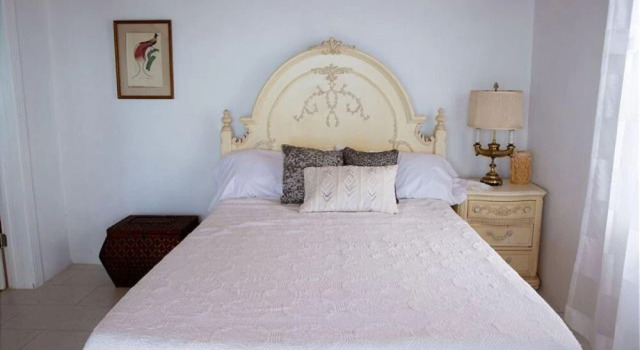 Blue Love Point home, Prenota Hotel Gregory Town 