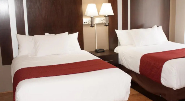 Четырёхместный номер Standard Cambria Palms Motel