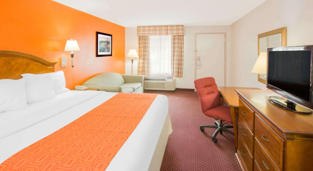 Howard Johnson by Wyndham Dothan