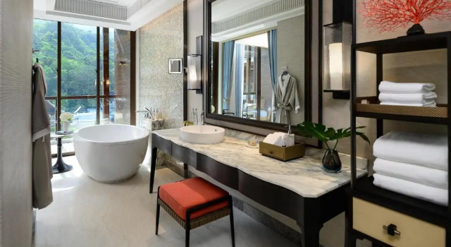 Двухместный номер Classic с видом на горы InterContinental Phuket Resort by IHG