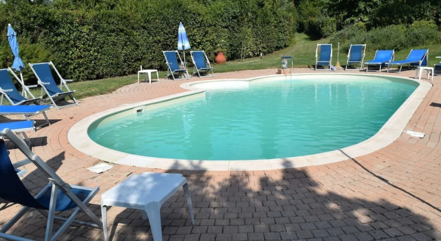Spacious Farmhouse in Vinci Italy with Pool, Забронировать Апартаменты/квартира Отели Винчи с бассейном, рядом с Leonardian Museum of Vinci, Бассейн
