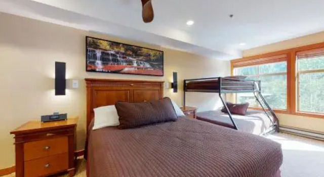 Powderhorn Lodge 408: Rustic Mountain Suite, Varaa Huoneisto Solitude 