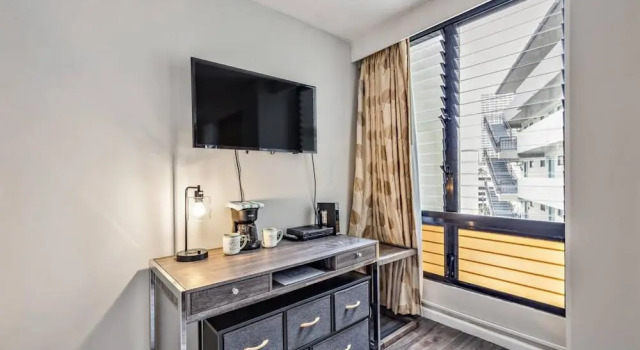 Inviting Waikiki Grand Hotel Room-1 Block to Beach, 预订 酒店 威基基 檀香山