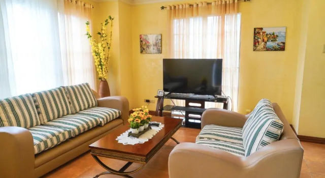 Charming Tagaytay Vacation Home