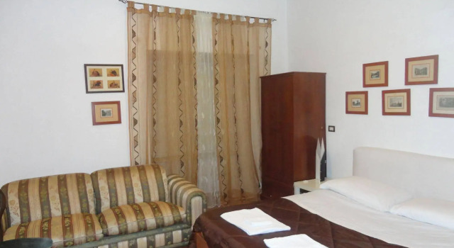 900 Liberty Rooms, Забронировать Отель Отели Рима с завтраком, рядом с Театр Арджентина, Завтраки