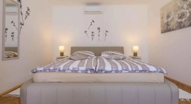 Holiday home in Crikvenica 39155, Забронировать Отель Цриквеница Приморско-Горанская жупания