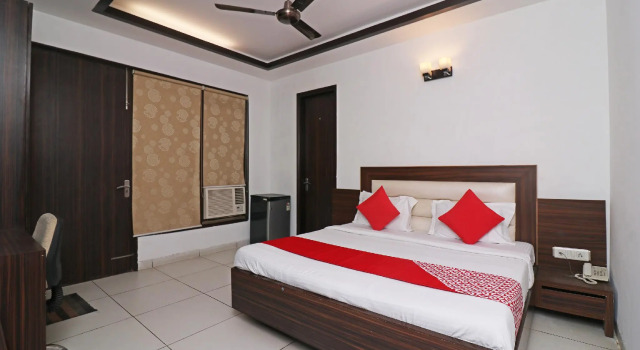 OYO 26868 Wonderland Inn