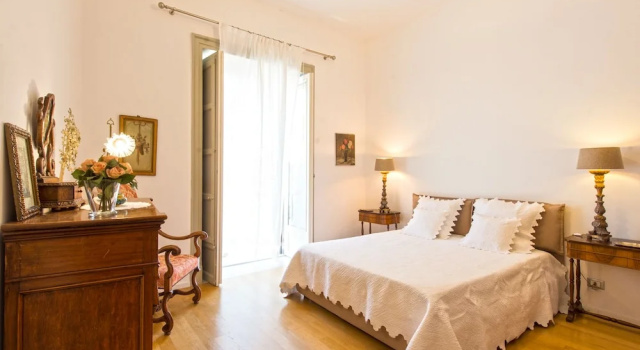 Charming Apartment in the City Center by Wonderful Italy