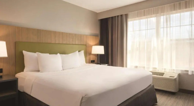 Номер Standard Country Inn & Suites by Radisson, Germantown, WI