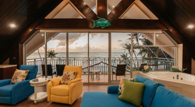 Люкс Surfrider Resort Hotel