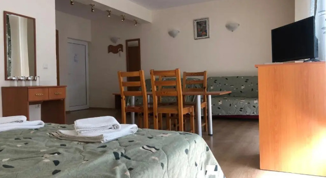 Полулюкс Family Hotel Central