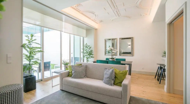 Courtyard & Elegance Apartment, Забронировать Апартаменты/квартира Лиссабон Эстремадура, рядом с Станция метро Sao Sebastiao — Проспект Герцога Авила
