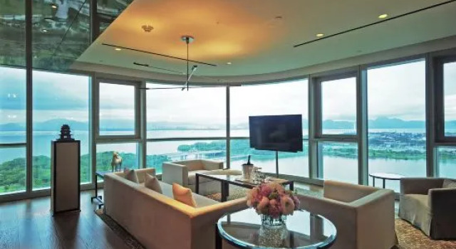 Люкс Executive Andaz Shenzhen Bay