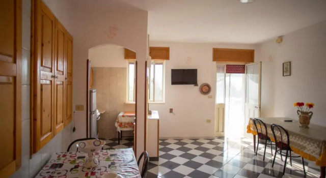 Villa Biagio 1945 - doppio terrazzo panoramico vista mare immersa nella natura con parco giochi, Book Villa Hotels in Alessano with Parking, Parking
