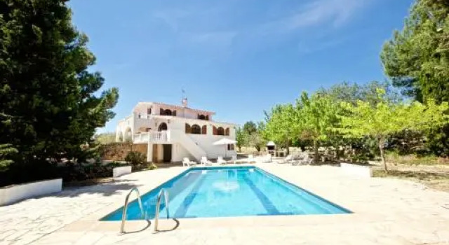 Los Olivos - Three Bedroom, Забронировать Отель Отели в центре Ла-Амполий, в центре