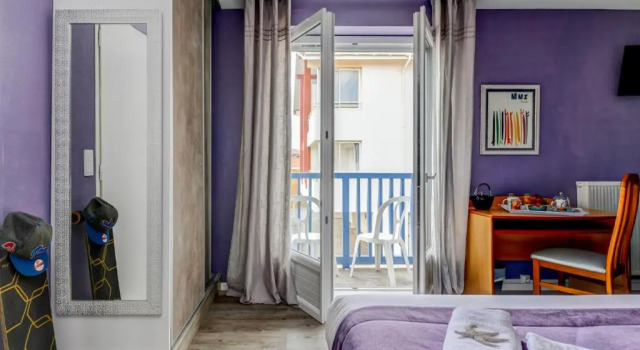 Четырёхместный номер Standard Logis Hotel de France